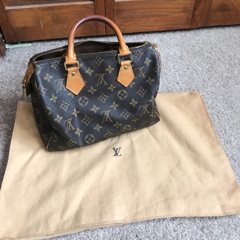 Authentic Louis Vuitton Speedy 25