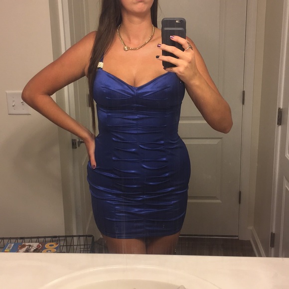 2X๐ฅHP๐ฅ๐คณGorgeous Date Night Holiday Dress Sz 9๐ - Picture 2 of 8