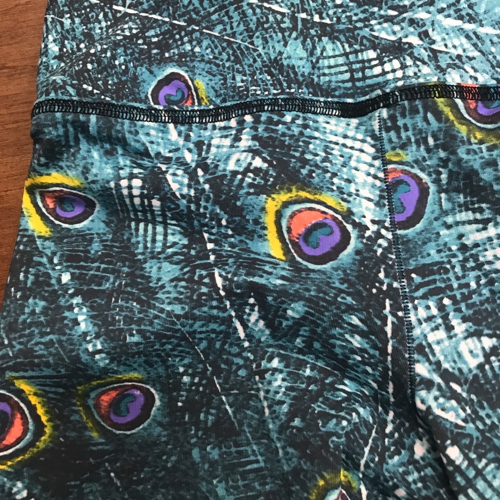 Peacock Capris - Picture 3 of 4