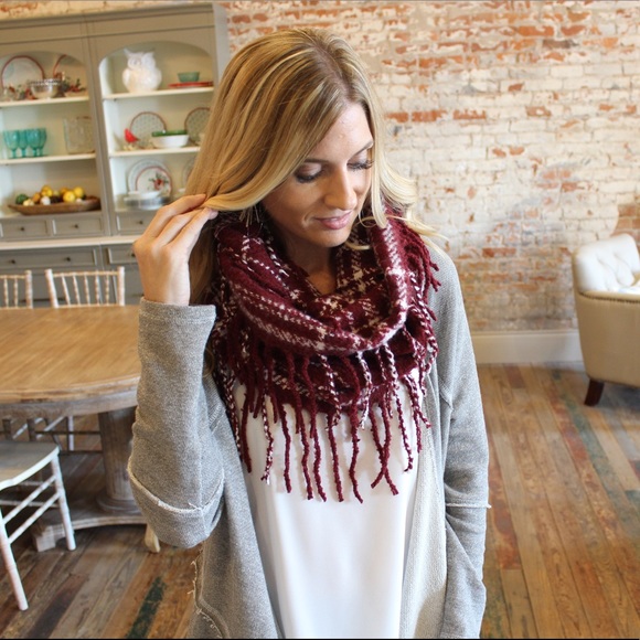 Burgundy ivory Cross pattern fringe infinity scarf - Picture 2 of 4
