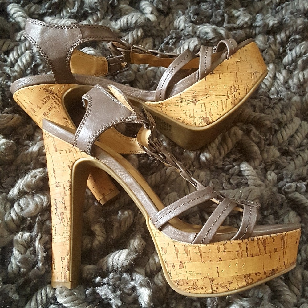 LC Lauren Conrad Brown Platform Heels
