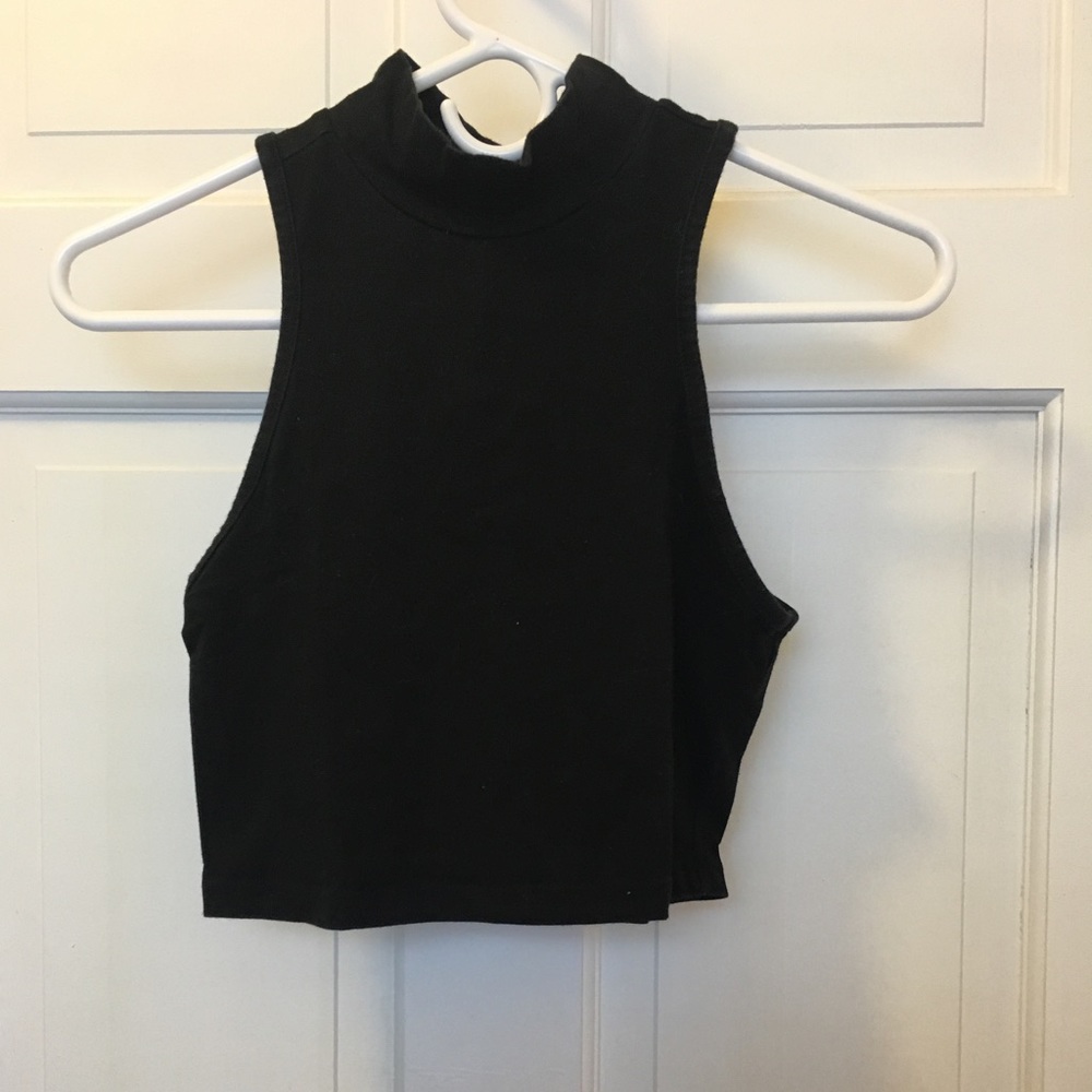 Black Crop Top Turtle Neck- Charlotte Russe 🐢