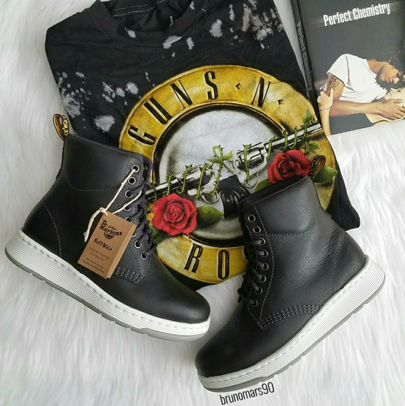 ✨HP✨ Dr. Martens® Unisex Rigal 8-Eye Boots - Picture 2 of 8