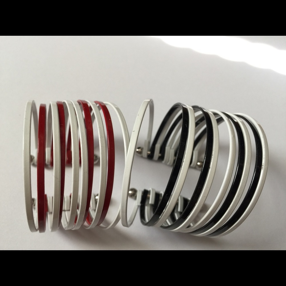 SUPER CUTE Clip On Bracelet