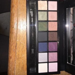Estes launder smoky nights palette