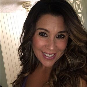 Meet your Posher, Desiree