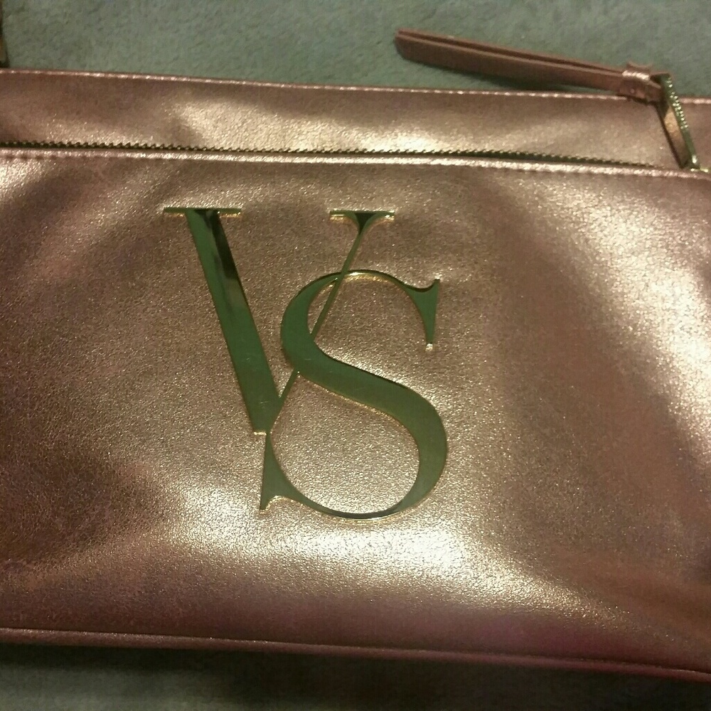 Vs