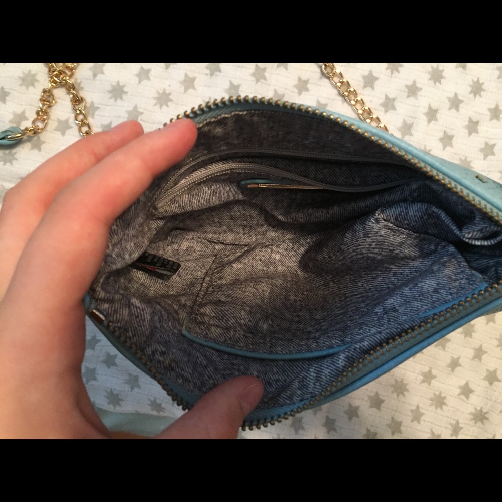 Blue Purse ๐๐๐ - Picture 3 of 5