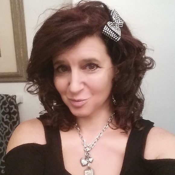 Meet your Posher, Paula - Picture 2 of 2