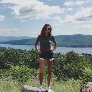 Meet your Posher, Emily