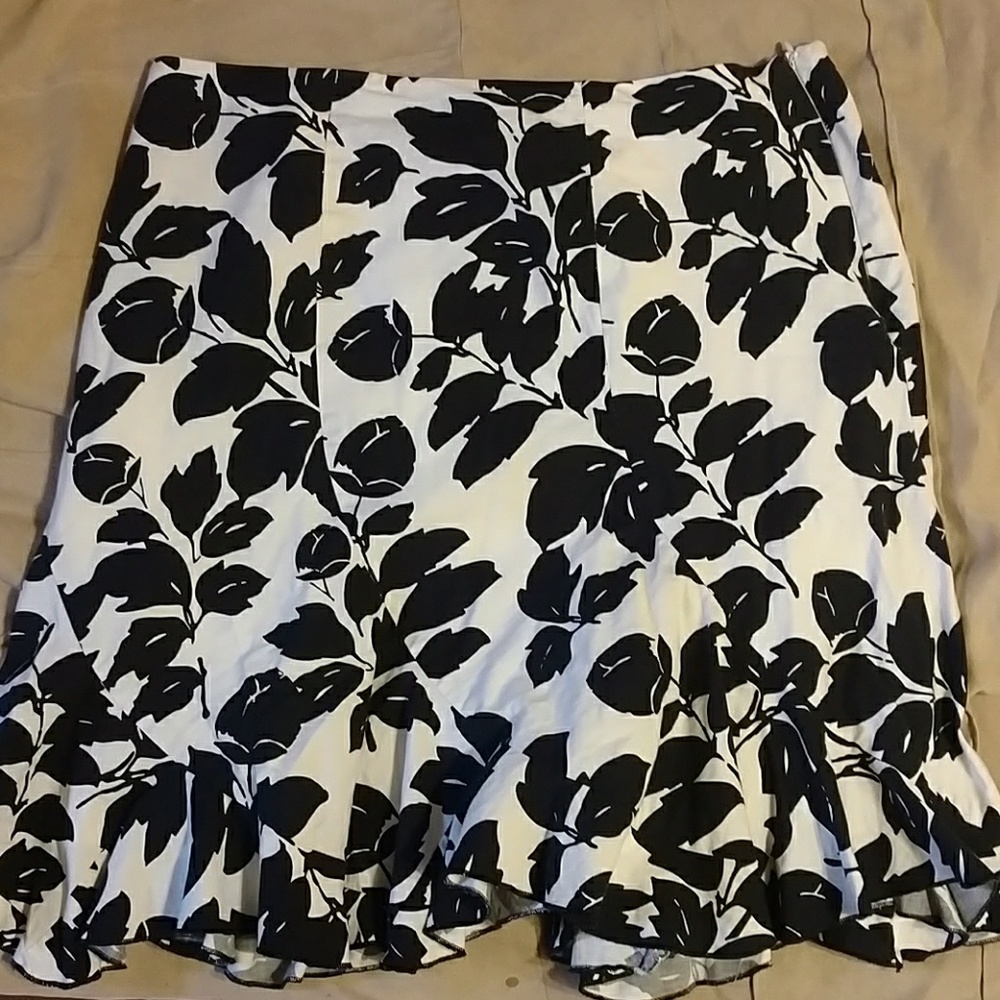 White House Black Market skirt