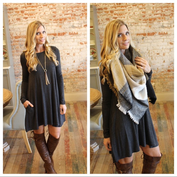 Dresses & Skirts - Charcoal long sleeve dress with pockets