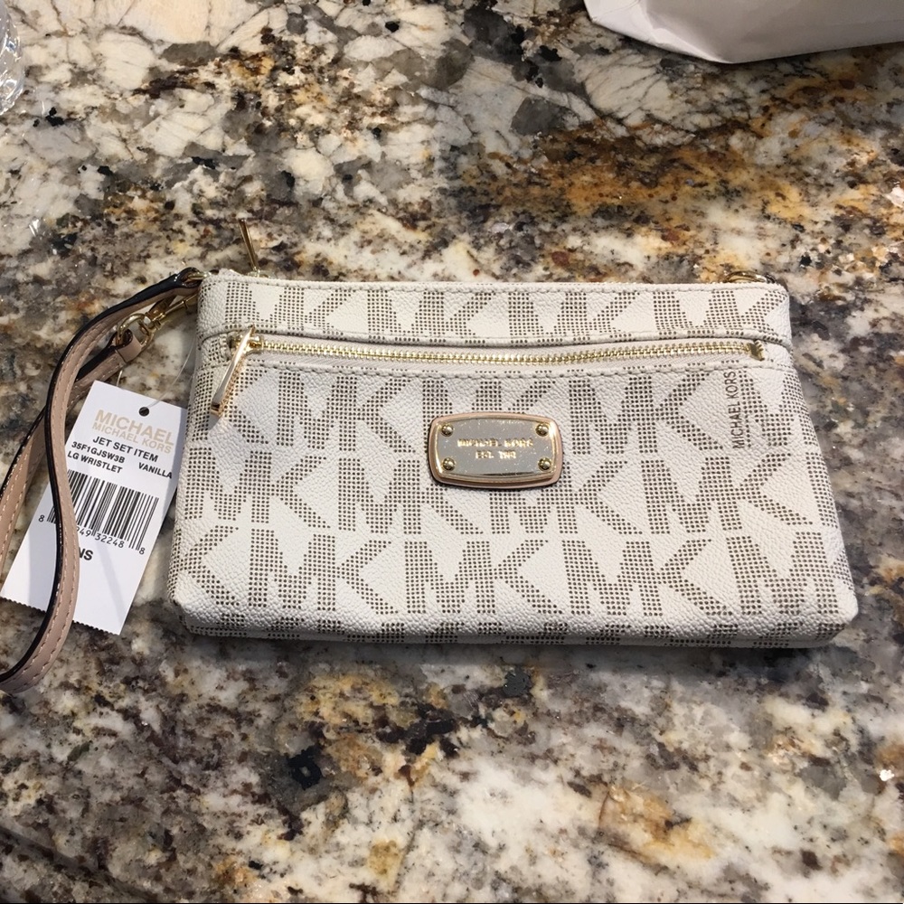 Michael Kors wristlet
