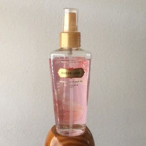 VS "Sheer Love" body mist