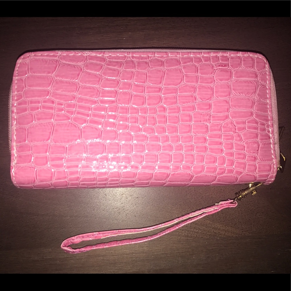 🌟PINK ALLIGATOR PRINT WALLET🌟