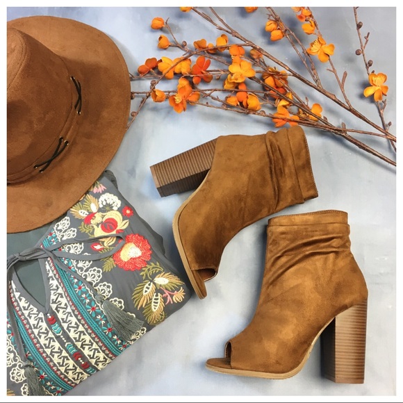 Cognac brown vegan suede peep toe scrunch bootie - Picture 2 of 4