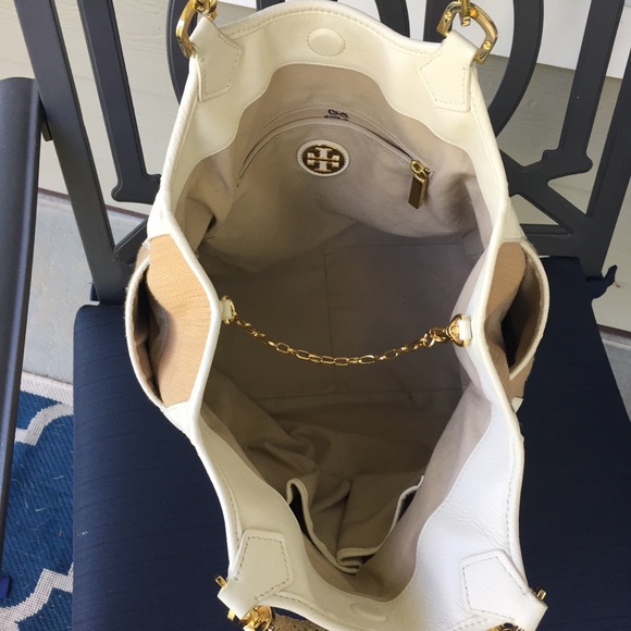 ❌SOLD❌Tory Burch Woven Leather Trim Bag - Picture 4 of 7