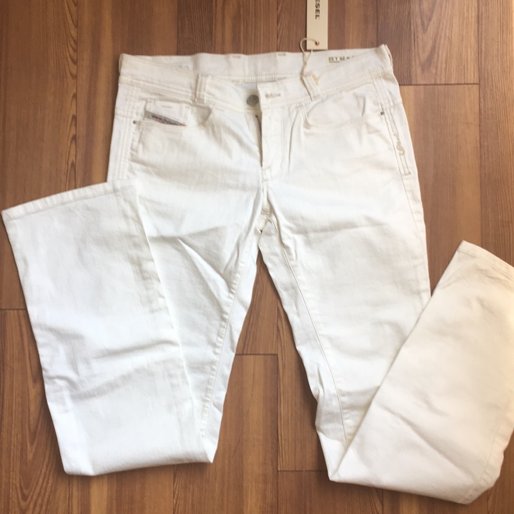 5 pockets, straight legs white brand new jean
