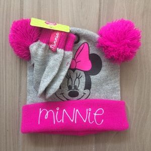 Minnie Mouse mittens & beanie