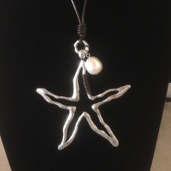 REDUCED! Gorgeous Star Long Necklace - Picture 1 of 3