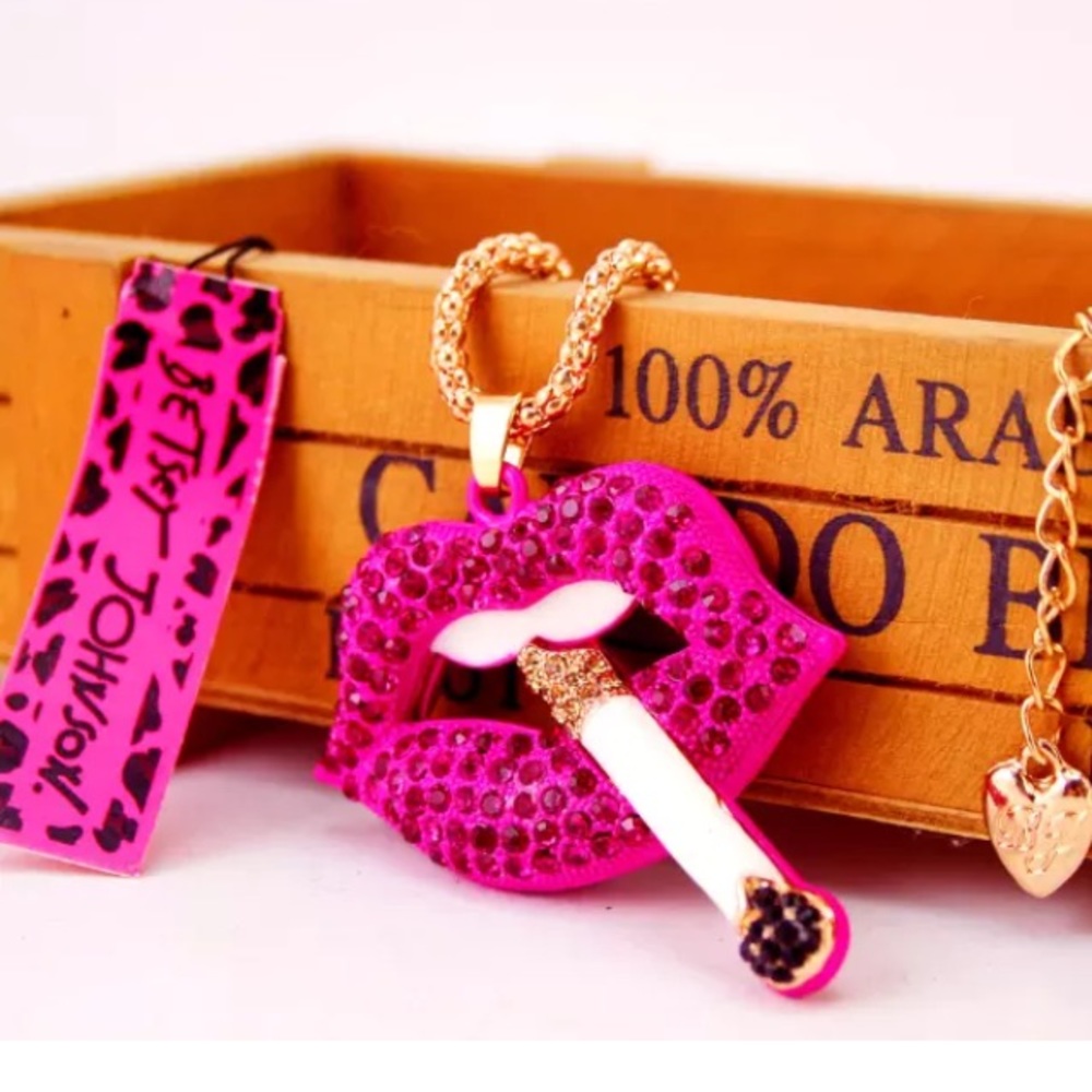 Betsey Johnson Necklace New with tag