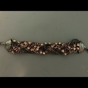 Bulky chain bracelet with hidden crystals