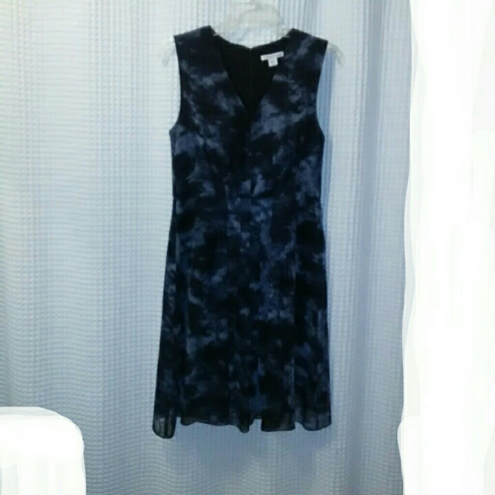Black & Gray Sleeveless V-neck Dress
