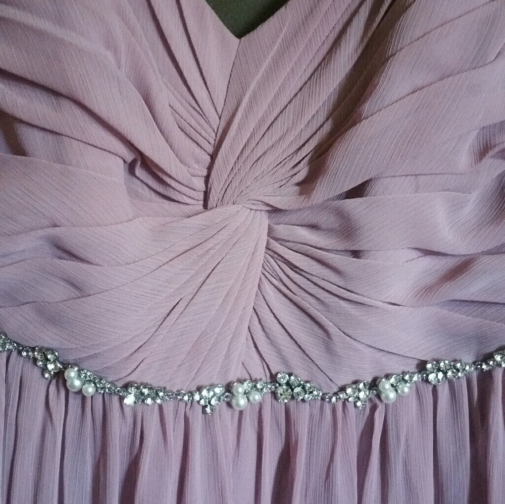 Dress - Picture 3 of 3
