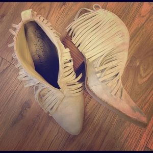 Coconuts by Matisse fringe booties
