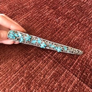 NWOT!!! Blue gems hair clip