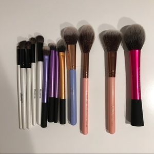 MAKE UP BRUSHES!