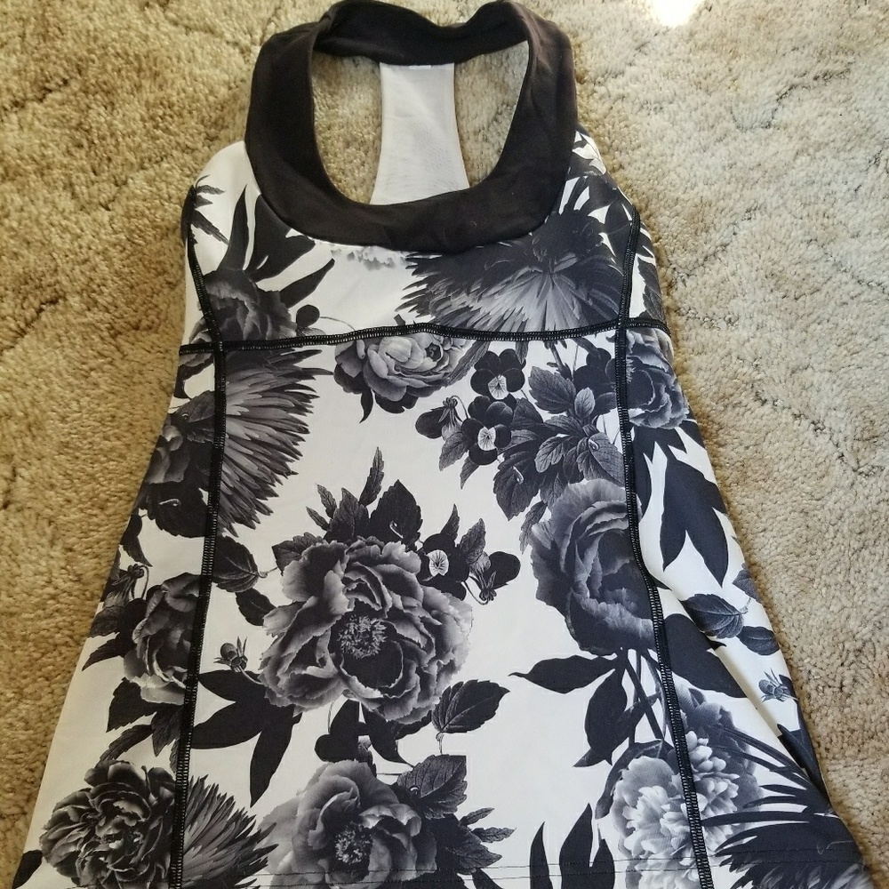 Lululemon tank