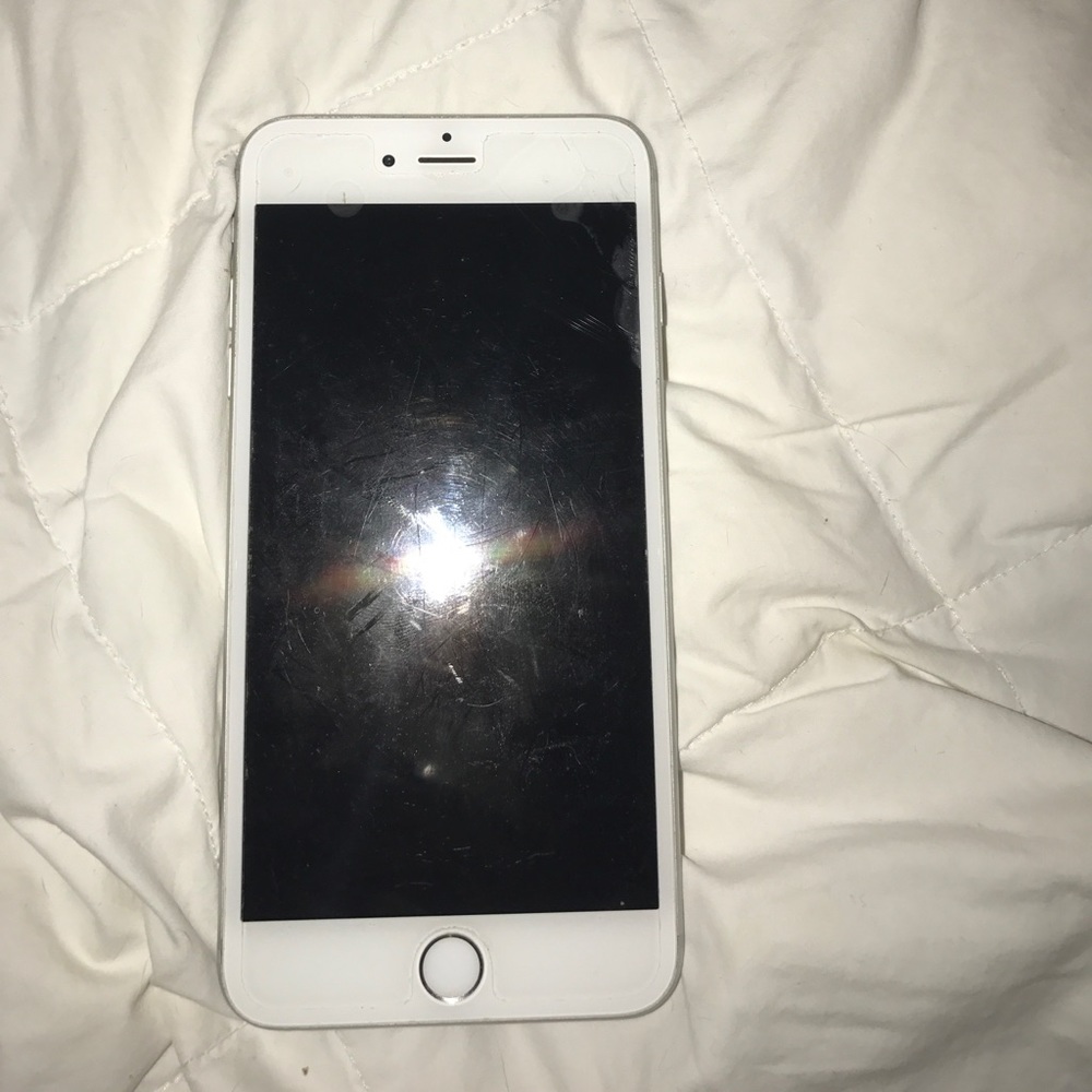 Silver iPhone 6s Plus