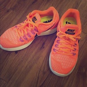 Nike Lunartempo Neutral Ride shoes