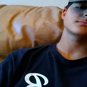 Meet your Posher, Dom