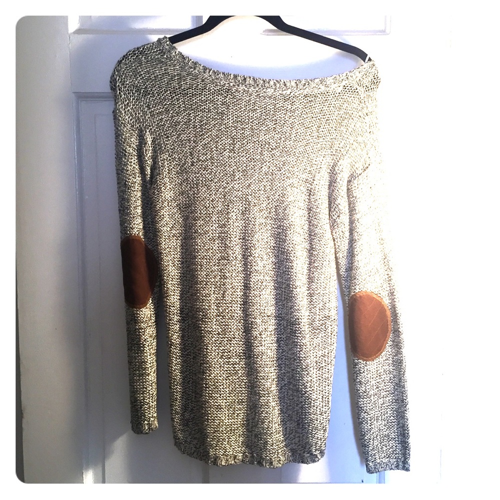 SLOUCHY SWEATER WITH SUEDE SHOULDER PADS