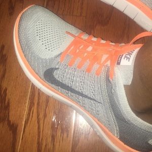 Women's Nike flyknit
