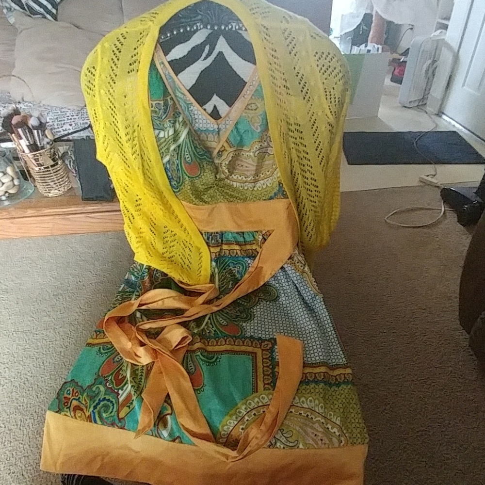 Dress - Picture 3 of 3
