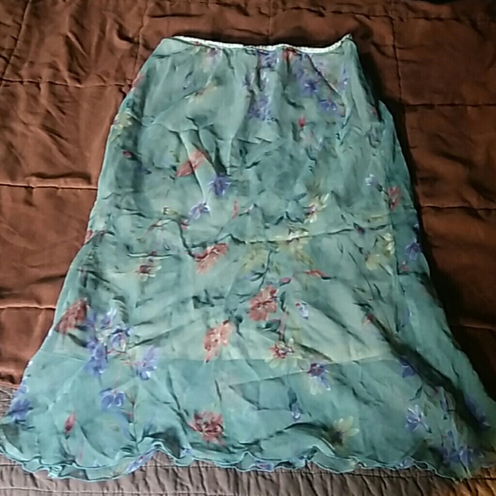 Pretty, Nina Taylor, floral skirt