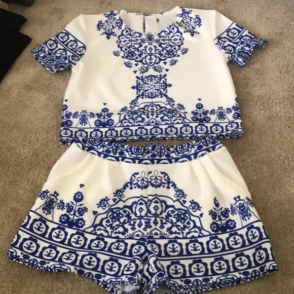 Two piece outfit - Picture 1 of 3