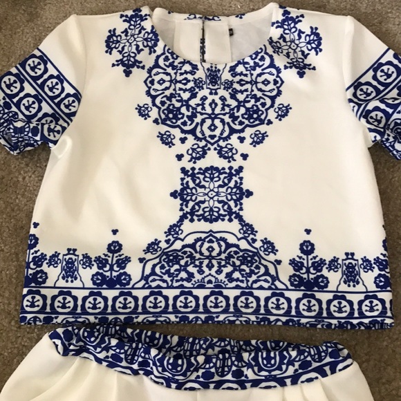 Two piece outfit - Picture 2 of 3