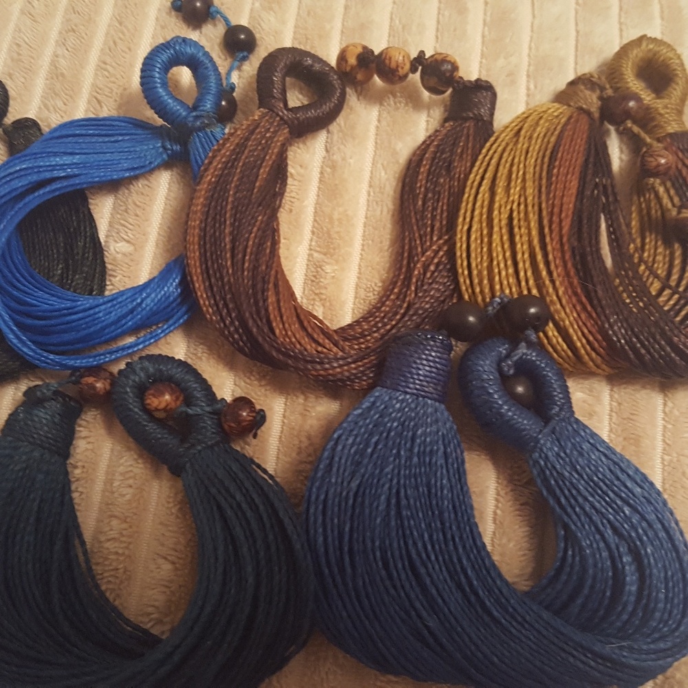 Hancrafted cotton string bracelets from  Brasi