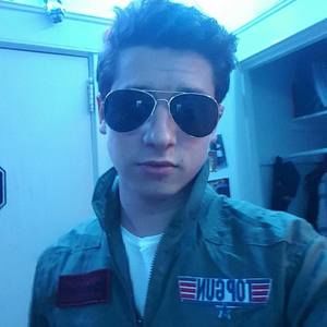 Meet your Posher, Jason