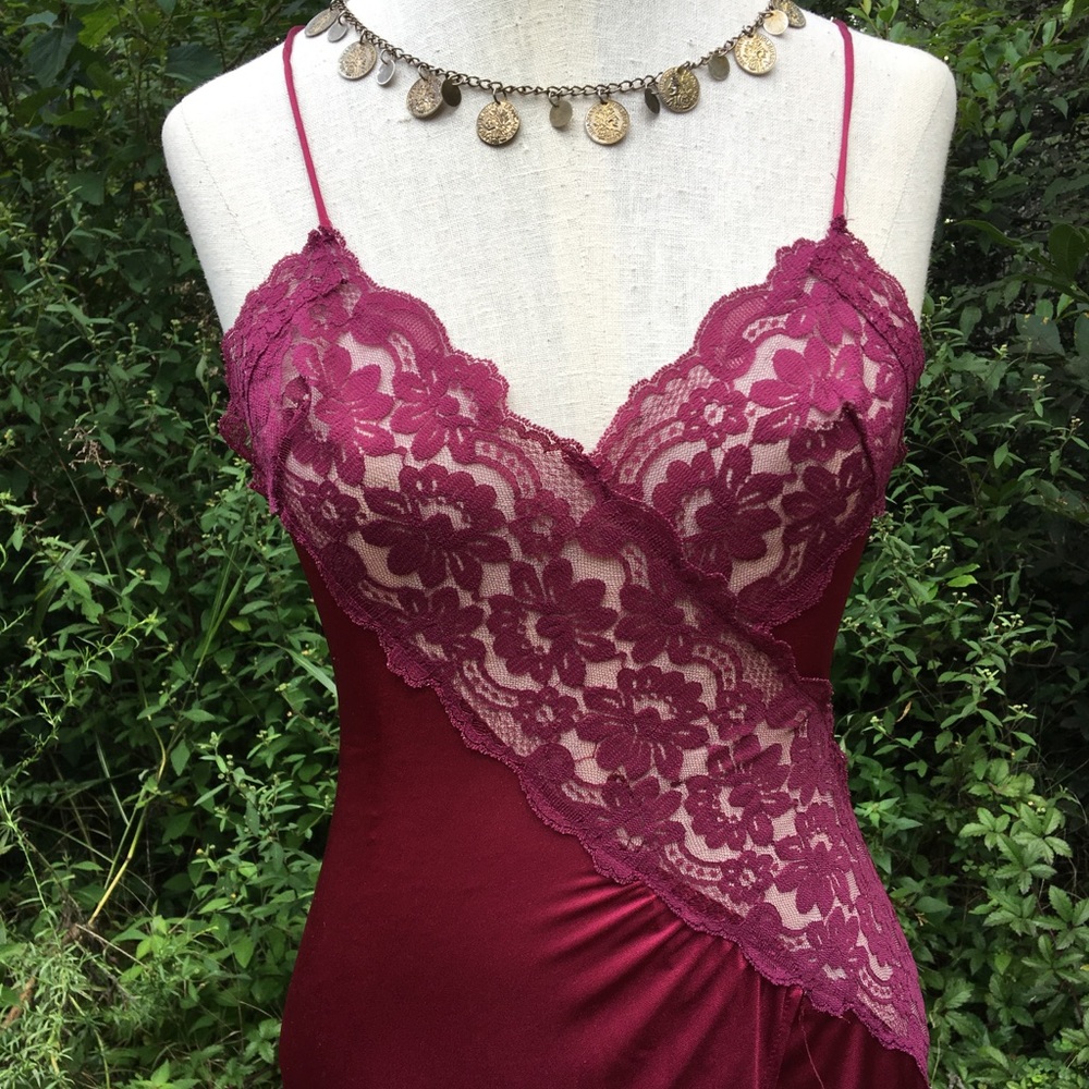 Vintage Lady Cameo slipdress/nightgown