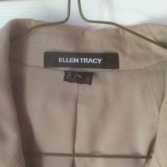 Ellen Tracy Button Blazer - Picture 5 of 8