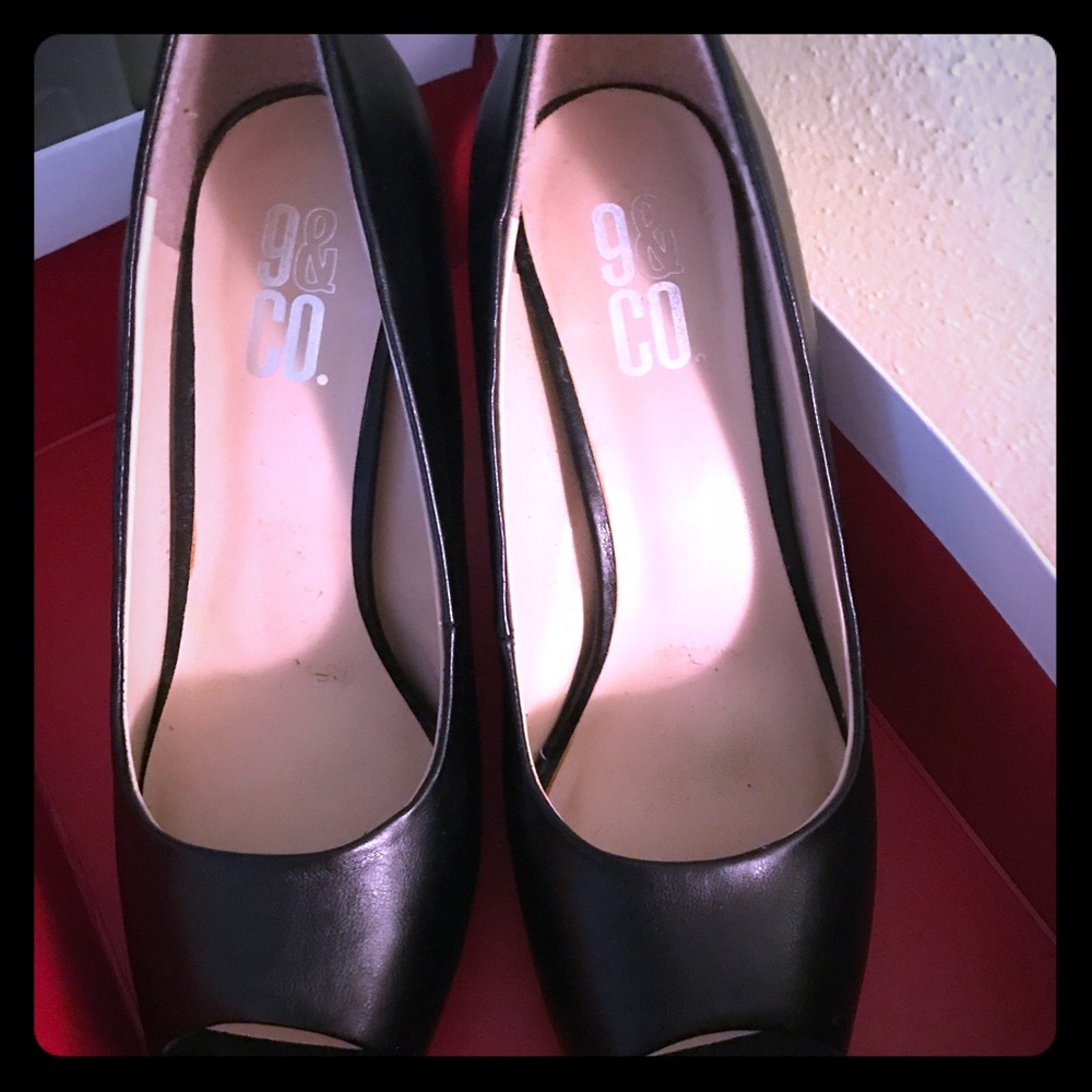 9 & Co Black pumps