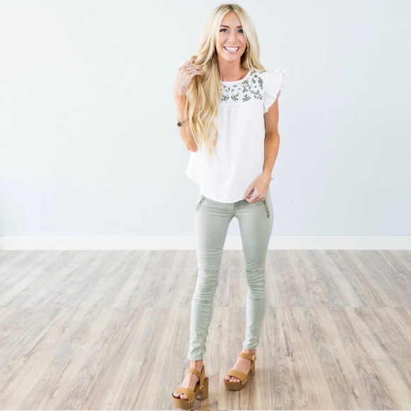 Top - Picture 2 of 4