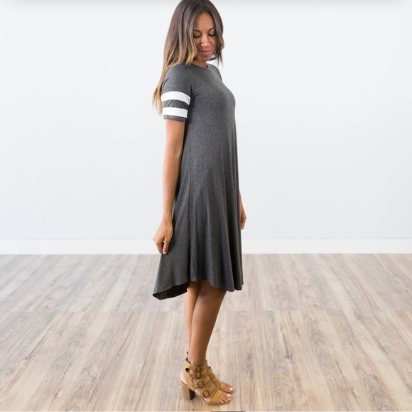 Dress - Picture 2 of 4