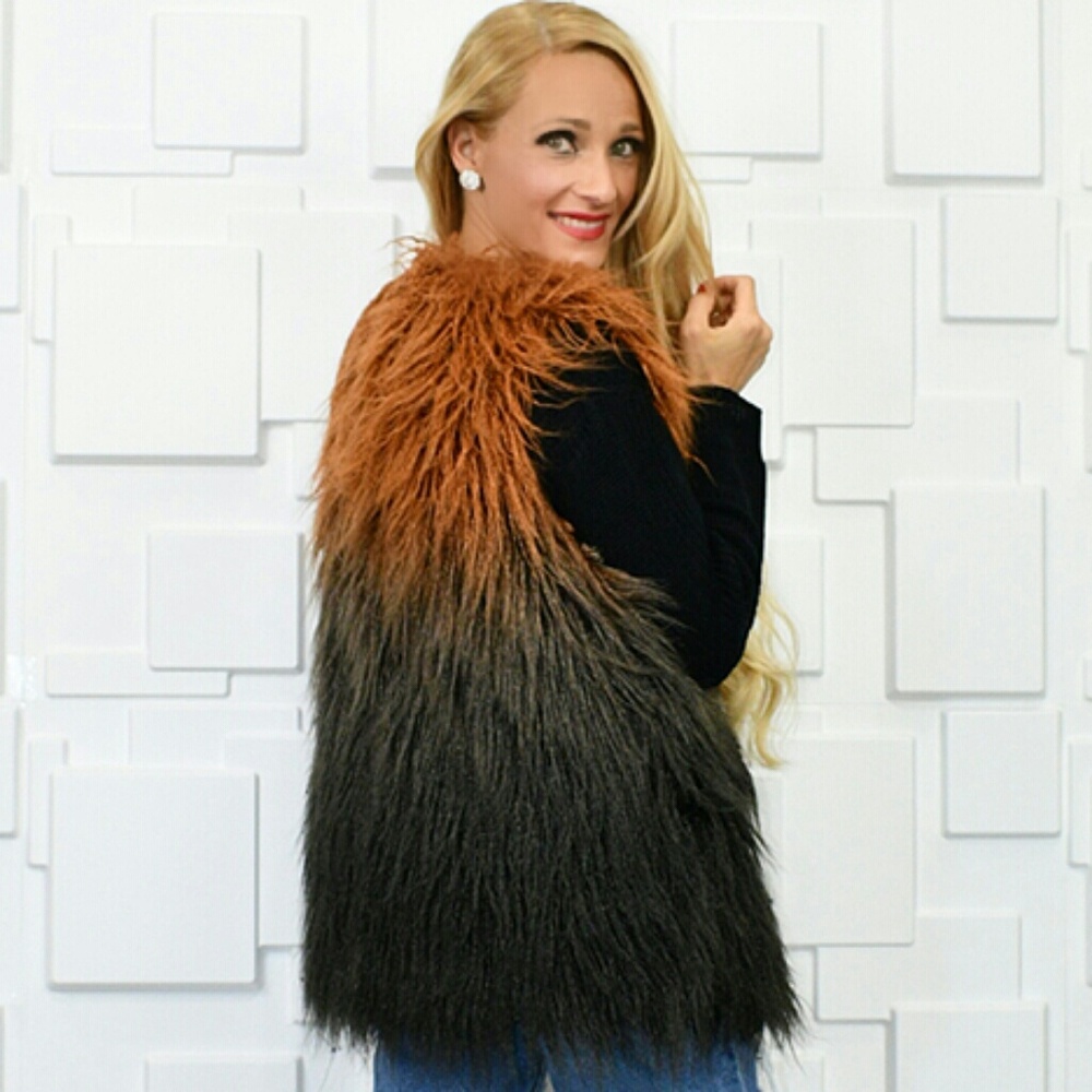 🔴LAST 1🔴 OMBRE FAUX FUR VEST - Picture 4 of 4