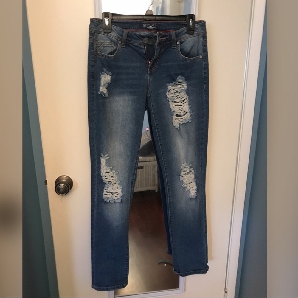 Fashion Nova Distressed boyfriend jeans